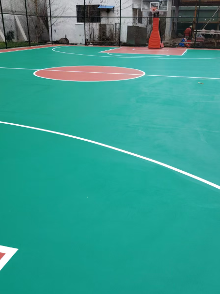 兴义 球场长期使用易出现地面开裂